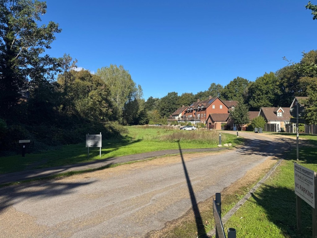 Lot: 53 - FREEHOLD LAND WITH POTENTIAL - View of the land from entrance